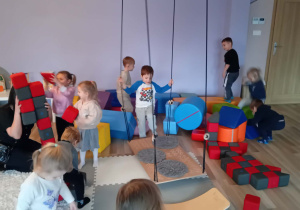Dzieci się bawią
