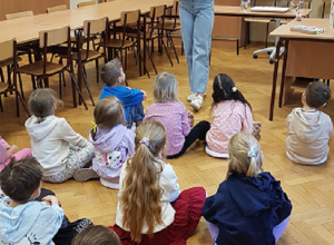 "Jabłcusie" z wizytą w bibliotece