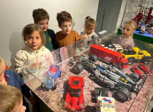 Wyjście na wystawę klocków LEGO połączone z warszatatami plastycznymi