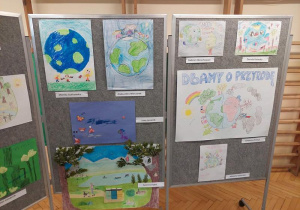 Laureaci ekologicznego konkursu plastycznego "Ziemia - moja planeta"