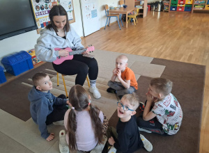 Zajęcia muzyczne z ukulele