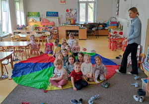 Zabawy z chustą animacyjną