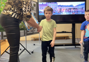 Pani Dyrektor wręcza nagrodę