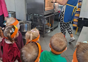 Dzieci z wizytą w kuchni