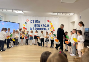 Dzieci wystepują