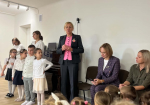 Dzieci wystepują