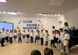Dzieci wystepują