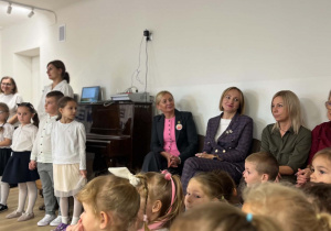 Dzieci wystepują