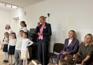 Dzieci wystepują