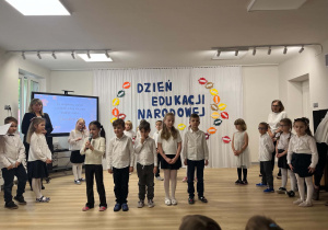 Dzieci wystepują