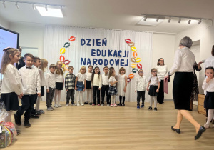 Dzieci wystepują