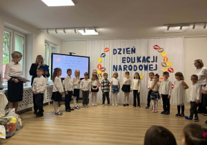 Dzieci wystepują