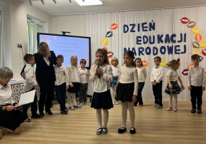 Dzieci wystepują